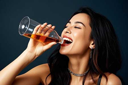 弥漫女郎喝了会变兴奋吗